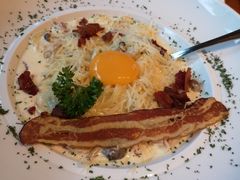 -Chom Cafe and Restaurant