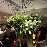 新荣记小酒馆更适合喝酒聊天吃吃小菜逛逛外滩