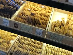 -光明牛奶棚(南泉店)