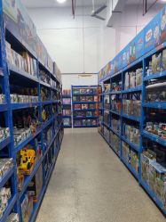 -逝水玩具折扣店