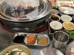 -围炉肉舍丹东海鲜烤肉·烤活鳗(步行街店)