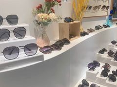 -宏宇眼镜蔡司依视路折扣店(兆佳眼镜城店)