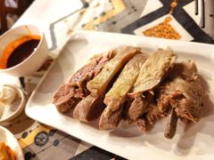 手抓羊肉半斤-贯贯吉·清真餐厅(浙江中路店)