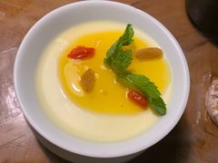 带奶皮的酸奶芒果-雀舞云南菜(天津天河城购物中心店)