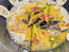 -丹水桥地锅鱼·翘嘴鲌·地方特色全鱼宴(丹江口大坝店)
