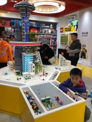 -乐高品牌旗舰店(人民广场店)