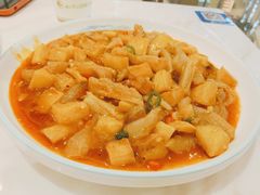 红烧牛筋-犇逸·乐山跷脚牛肉·四川现炒(览海店)