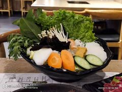 -呷哺呷哺(新世界百货望京店)