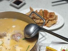 -肥仔文澳门猪骨煲(南京西路店)