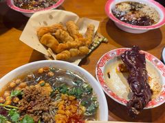 -爆炸头阿姨小四川正宗川味小吃(无任何分店)