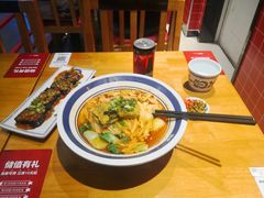 -霸蛮湖南菜·牛肉粉(荣京西街店)
