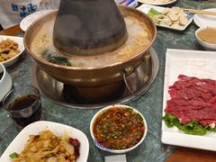 -楼外楼大刀肉传统火锅(西安大路店)