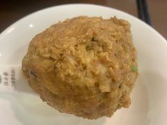 蟹黄狮子头-鸿运酒楼