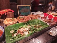 -广州万富希尔顿酒店·感趣自助餐厅·金秋蟹宴生蚝海鲜刺身烧烤