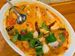 -Chom Cafe and Restaurant