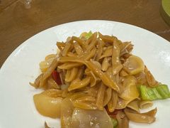 -赶海部落海鲜城(海阳路店)