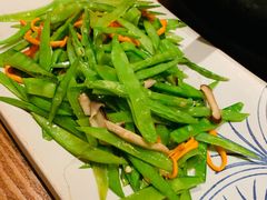 五彩花菇荷兰豆-云海肴云南菜(正大广场店)