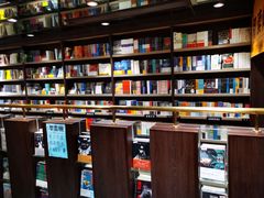 -钟书阁(群光广场店)