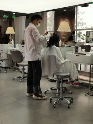 -变画·发型STUDIO