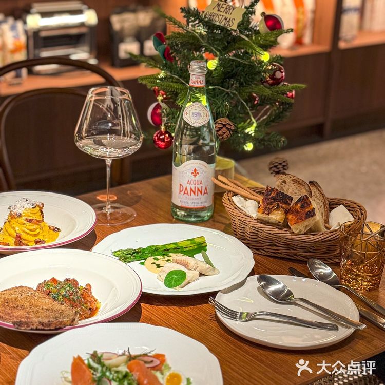 在深圳!蕞近吃到很惊艳的氛围感bistro!