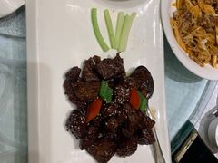 -王朝大酒店徐汇店-地面停车场