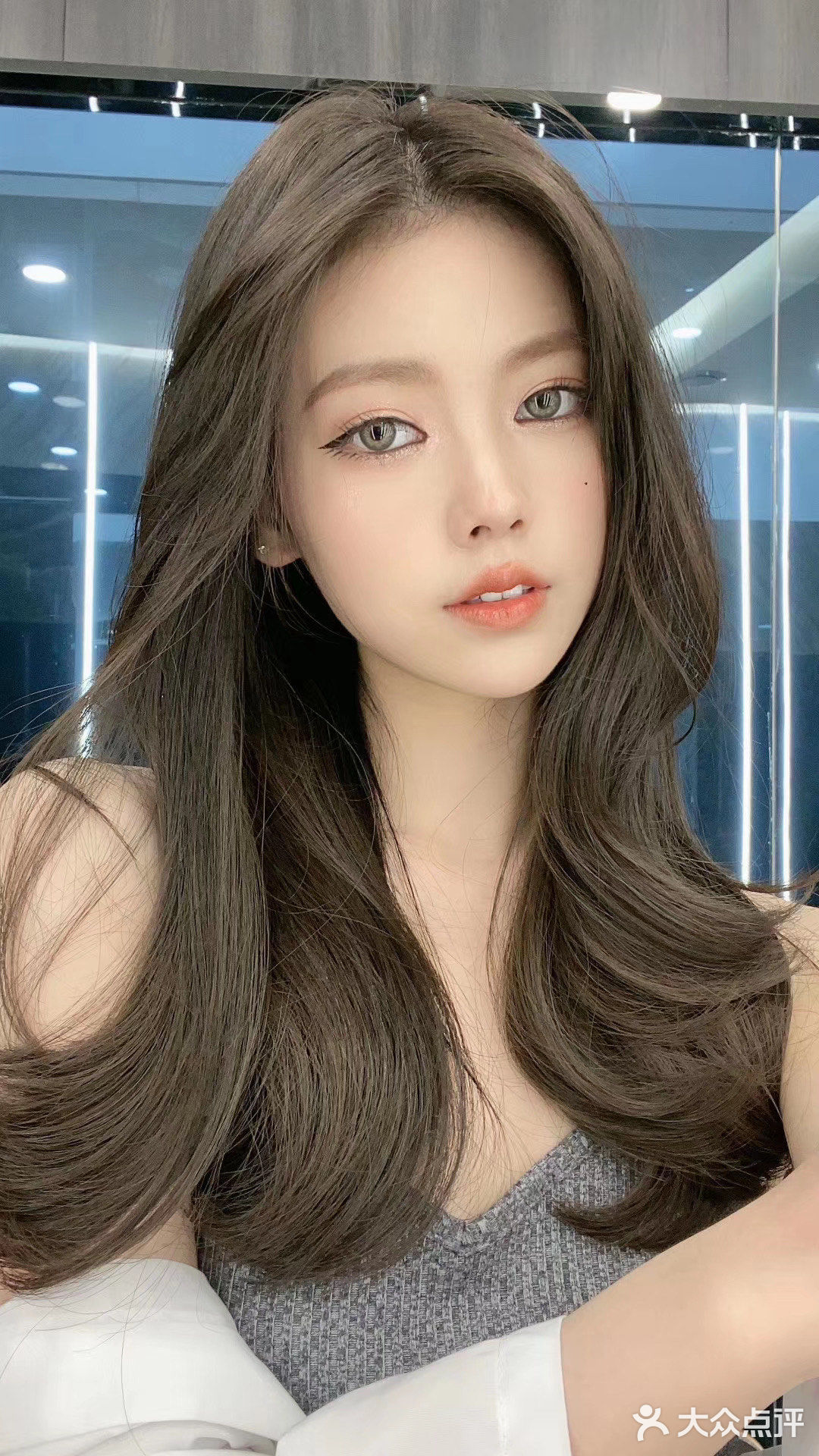 那青灰棕与鱼尾汤就是绝配