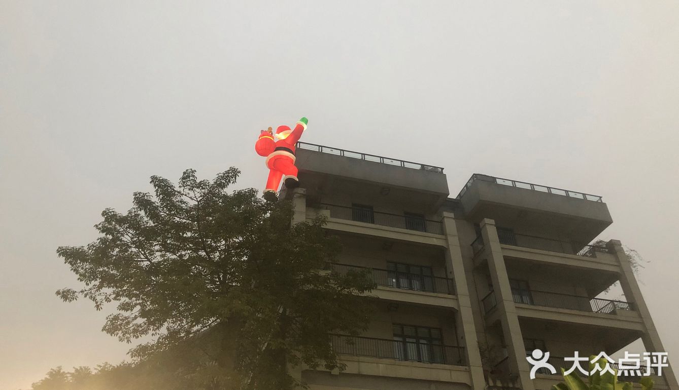 蓝色的水上婚礼[加油][加油]