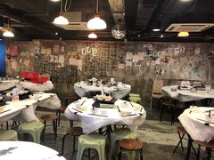 大堂-鲜入围煮花胶鸡海鲜火锅