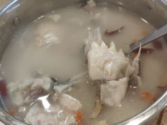 川弓白芷鱼头汤-文记壹心鸡(宝华路店)