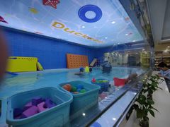 -蓝鲸奇亲子游泳俱乐部