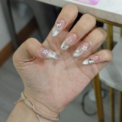 -瞧·享轻奢美甲美睫