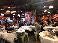 大堂-鲜入围煮花胶鸡海鲜火锅