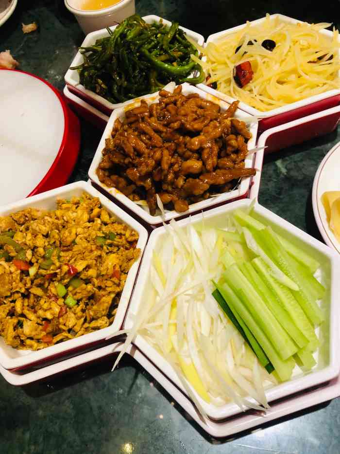 老郑家东北春饼(民治店)-"周末来试了一下这家东北菜,两个人点了这几.