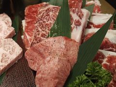 -铭牛烧肉·和牛海鲜自助(高新月牙湖店)