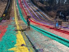 -雪山彩虹谷景区