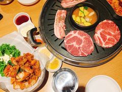 -江南猪肉商会无限续吃(弘大店)
