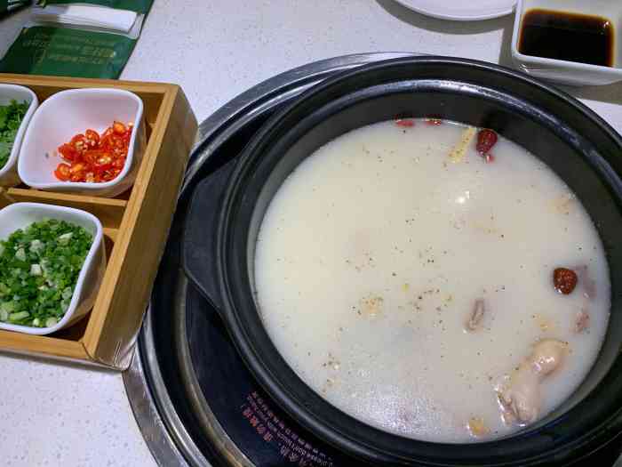 粤小煲鲜汤猪肚鸡(大卫城店)-"这家店还是第一次来吃,之前在别的地方