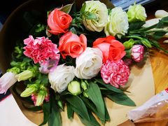 -何兮花店·气球派对鲜花店(马桥银春路万科城店)