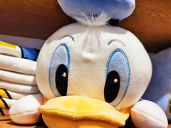 -名创优品(北京新中关购物中心地铁层店)