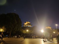 -巴陵广场