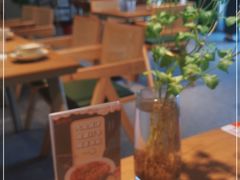 -臻鲜燕海鲜融合餐厅(金陵style店)