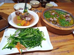 -老滇山寨•云南特色菜•地方菜•民族风情歌舞表演(金碧店)