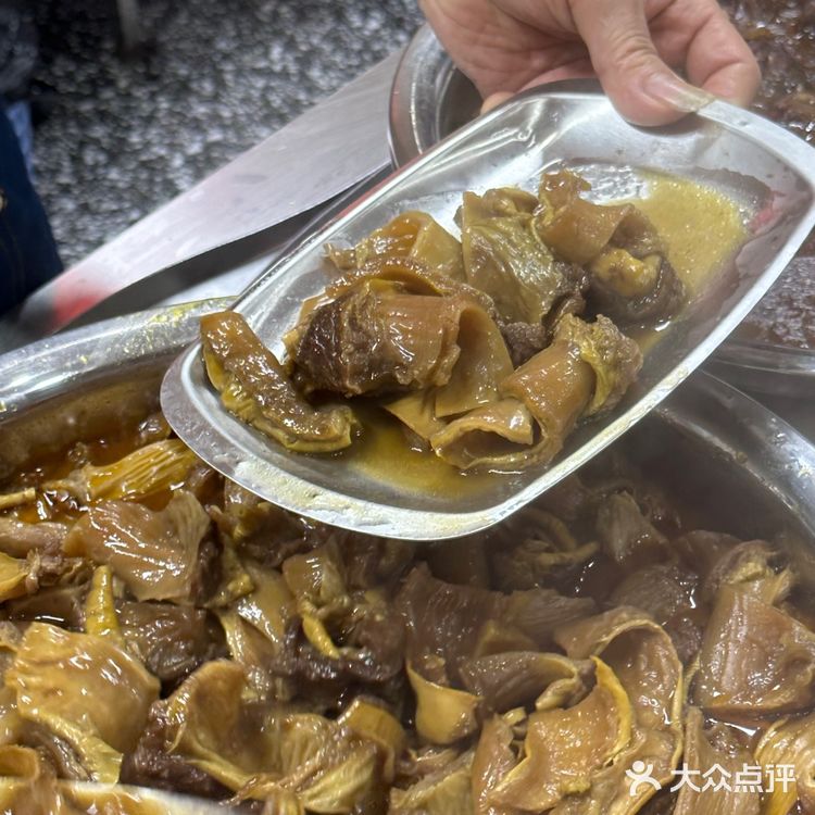 在泉州!不会要轻易怀疑闽南人的牛肉馆…..