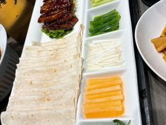 脆皮五花肉卷饼-大鹏饭店·金陵家宴(奥体中心店)