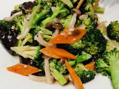 -老码头黑皮肘子锅包肉(赣水路店)