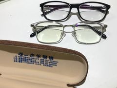 -杰伦眼镜·依视路·星趣控