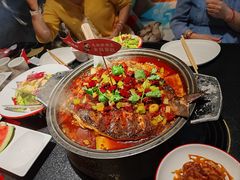 -辣尚瘾·烤鱼·新川菜(牡丹园直营店)