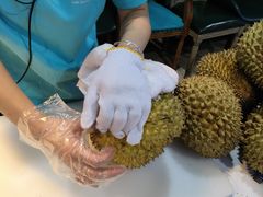 -领鲜活海鲜榴莲自助火锅(东门店)