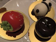 -雍容荟帝王蟹活龙虾展台自助(IFS黑金店)