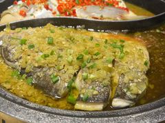 -阿瓦山寨·湘菜现炒·剁椒鱼头王(咸阳总店)